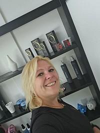 Inhaberin: Jessica Wacker Friseurmeisterin